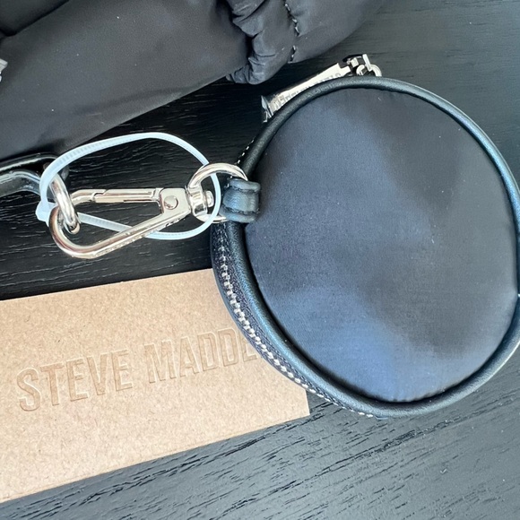 NWT STEVE MADDEN
Black BAURORA Quilted Sling Backpack With Pouch - Picture 11 of 14